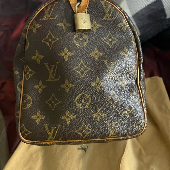 Authentic Louis Vuitton Speedy 30 from 2004. - Picture 10 of 16